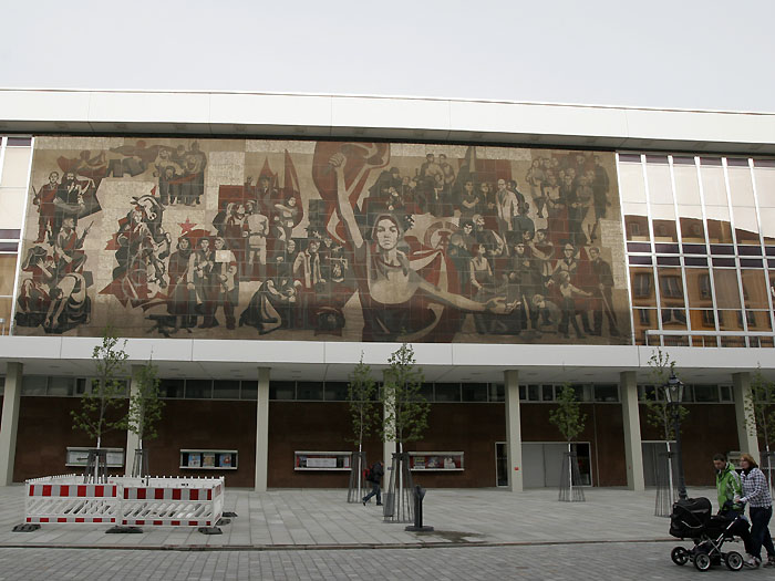 Wandbild "Weg der roten Fahne" vom Kollektiv Gerhard Bondzin, Foto: Martin Schramme, 2010