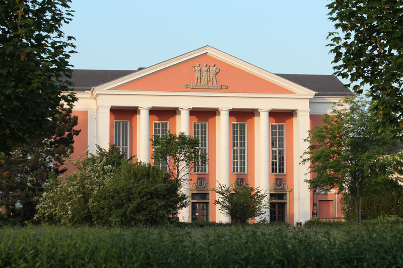 der ehemalige Kulturpalast Johannes R. Becher in Unterwellenborn, Foto: Martin Schramme, 2014